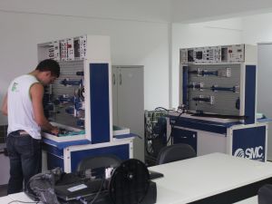 Institucional - Laboratórios de Elétrica